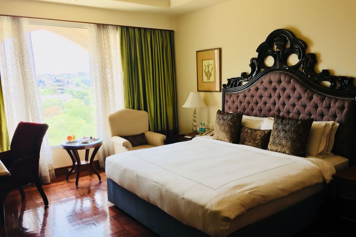 Taj Club, Club Room, 1 King Bed | Premium bedding, memory foam beds, minibar, in-room safe