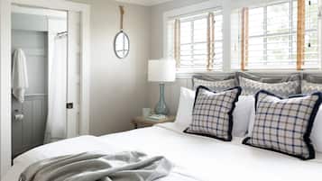 Luxury-Suite, 1 Schlafzimmer, Balkon | Bügeleisen/Bügelbrett, kostenloses WLAN