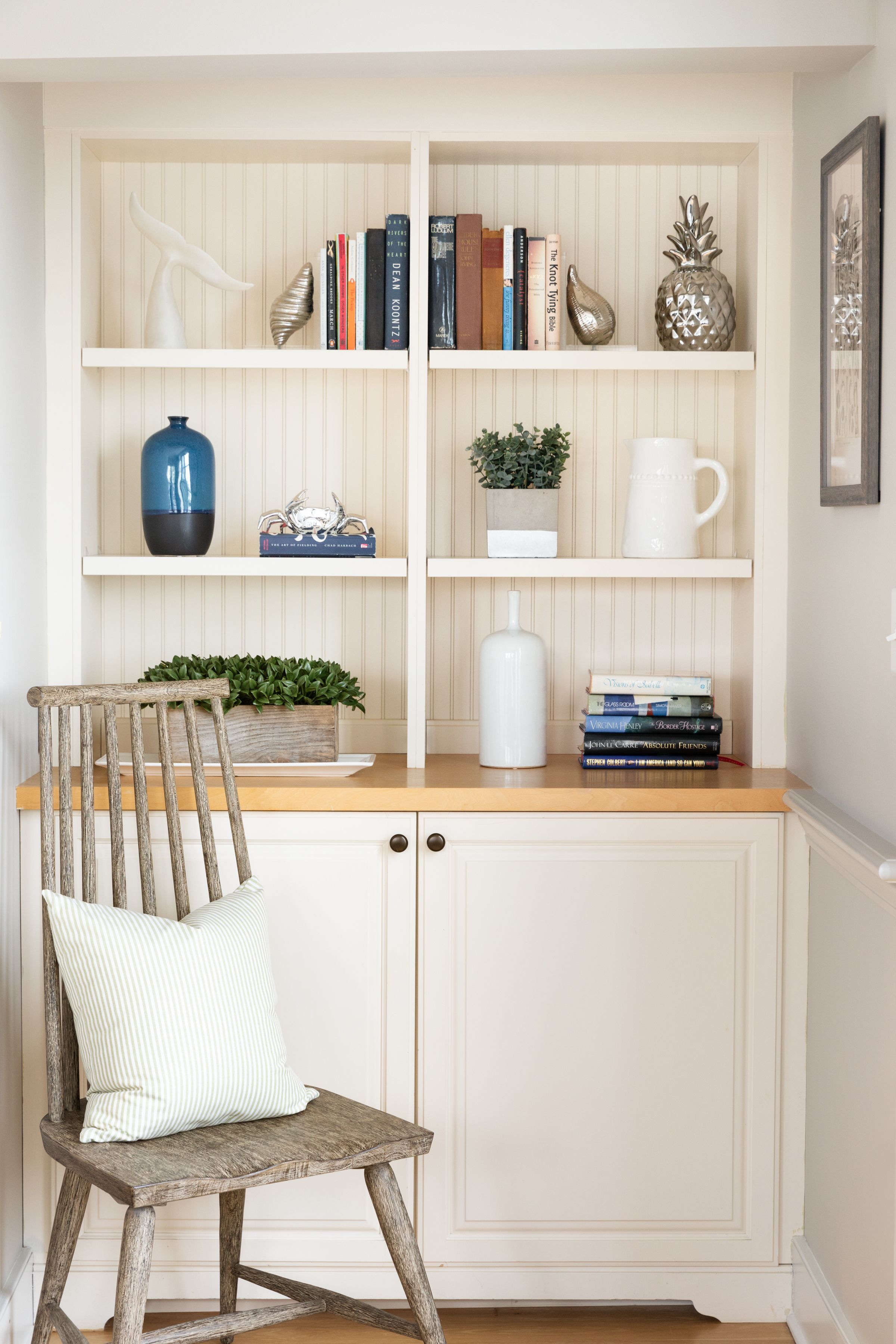 luxury suite, 1 bedroom, balcony | living room | flat-screen tv