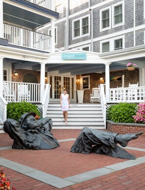 Interior entrance - Vineyard Square Hotel & Suites (Edgartown)