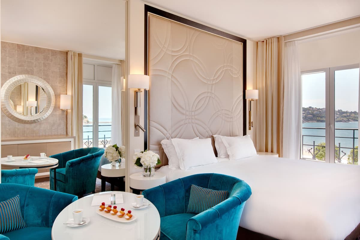 deluxe ocean room | premium bedding, pillow-top beds, minibar, in-room safe