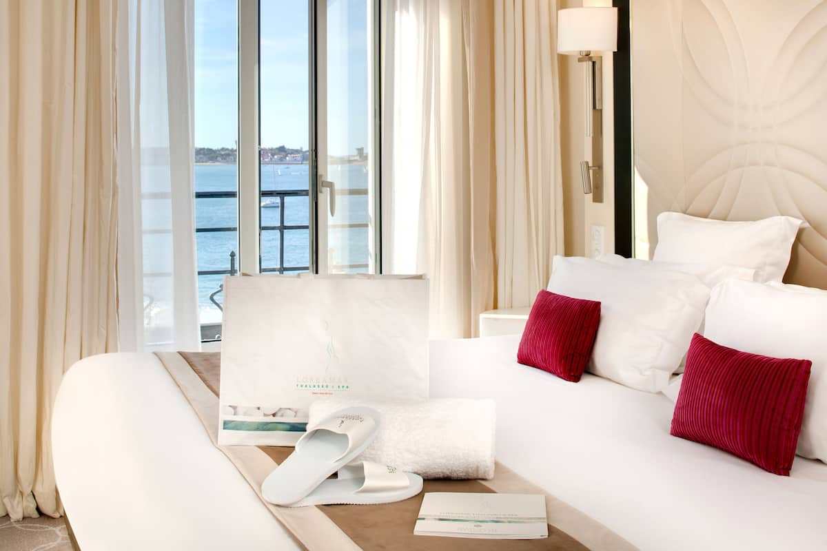 superior ocean room | premium bedding, pillow-top beds, minibar, in-room safe