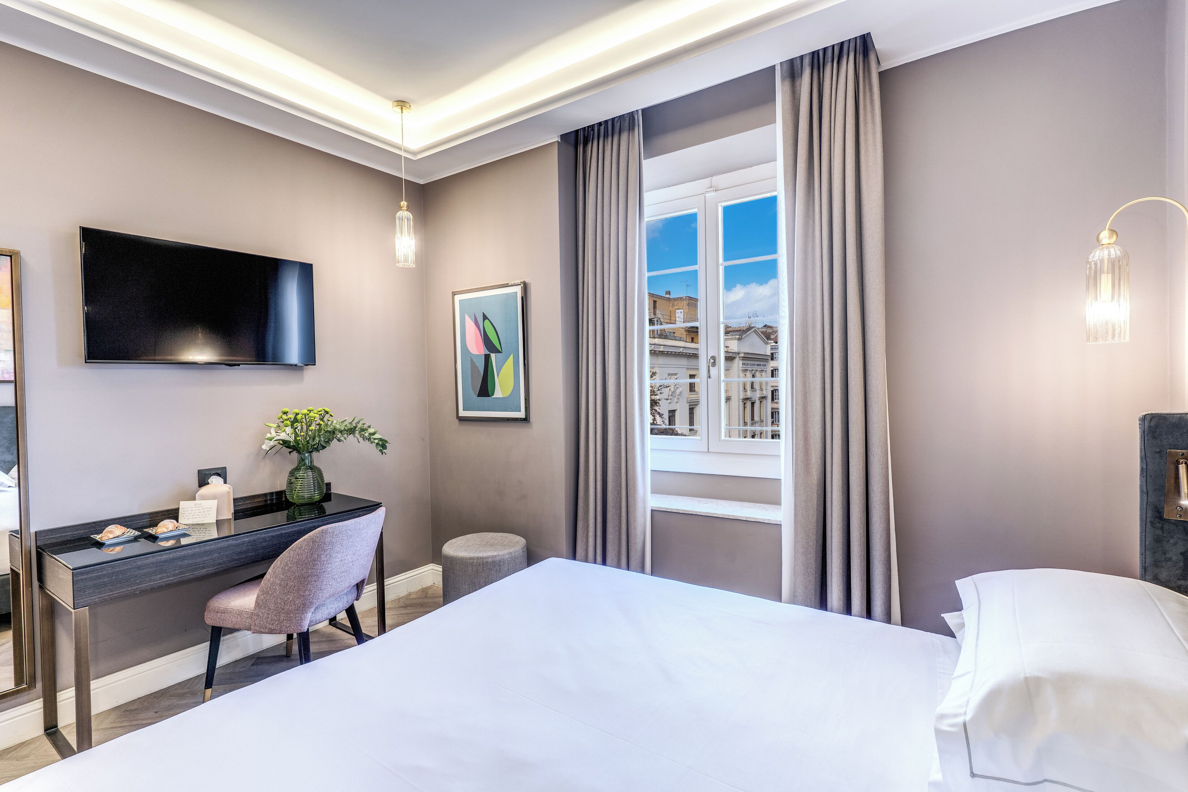 Minibar, coffres-forts dans les chambres, rideaux occultants