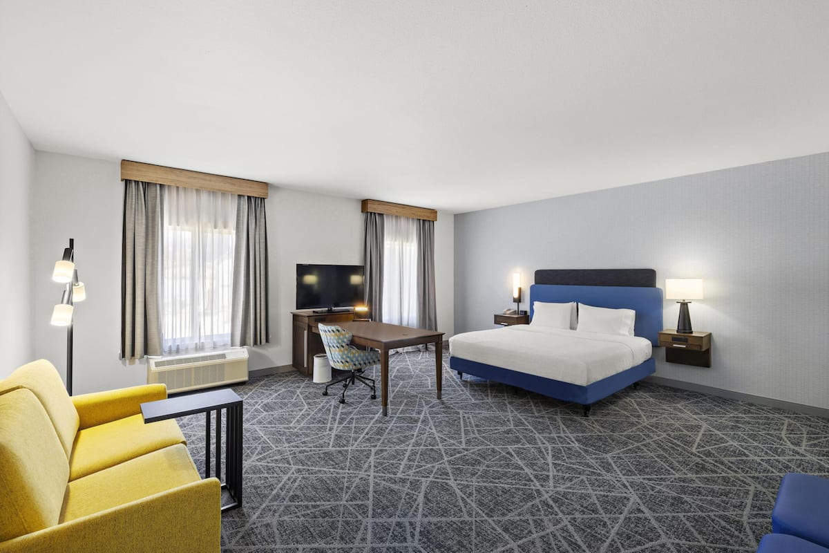 In-room safe, desk, laptop workspace, blackout drapes