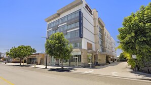 Exterior - Hampton Inn & Suites Los Angeles/Hollywood (Los Angeles)