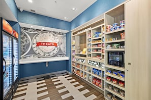Snack bar - Hampton Inn & Suites Los Angeles/Hollywood (Los Angeles)