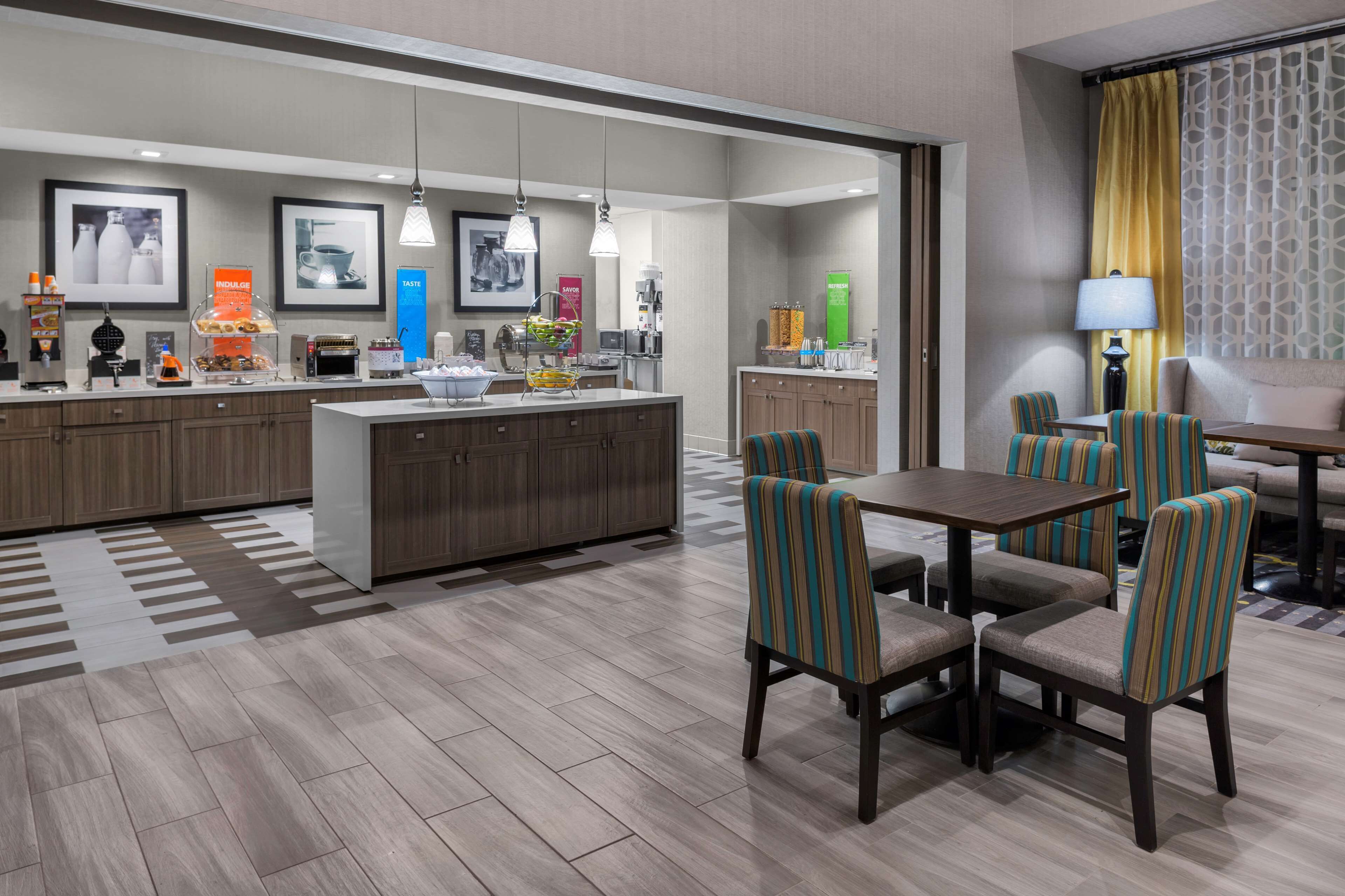 包含每日自助早餐