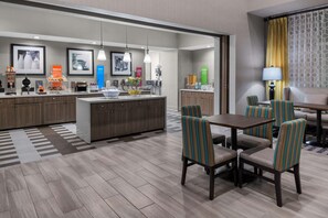 Petit déjeuner buffet compris tous les jours