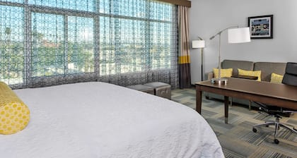 Hampton Inn & Suites Los Angeles/Hollywood
