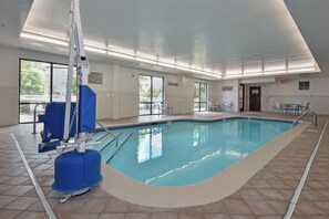 Una piscina cubierta