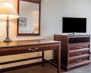 Premium bedding, down comforters, in-room safe, desk