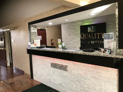 Quality Inn & Suites Middletown - Franklin