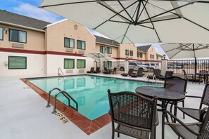 Outdoor pool, sun loungers