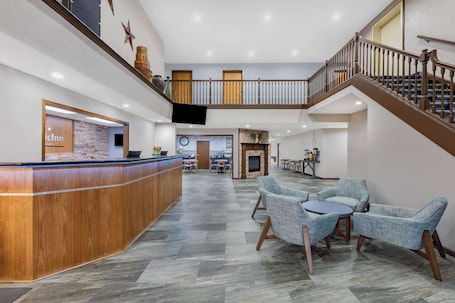 Lobby. AmericInn by Wyndham Pella