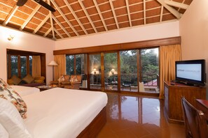 Een minibar, een kluis op de kamer, individueel gedecoreerd