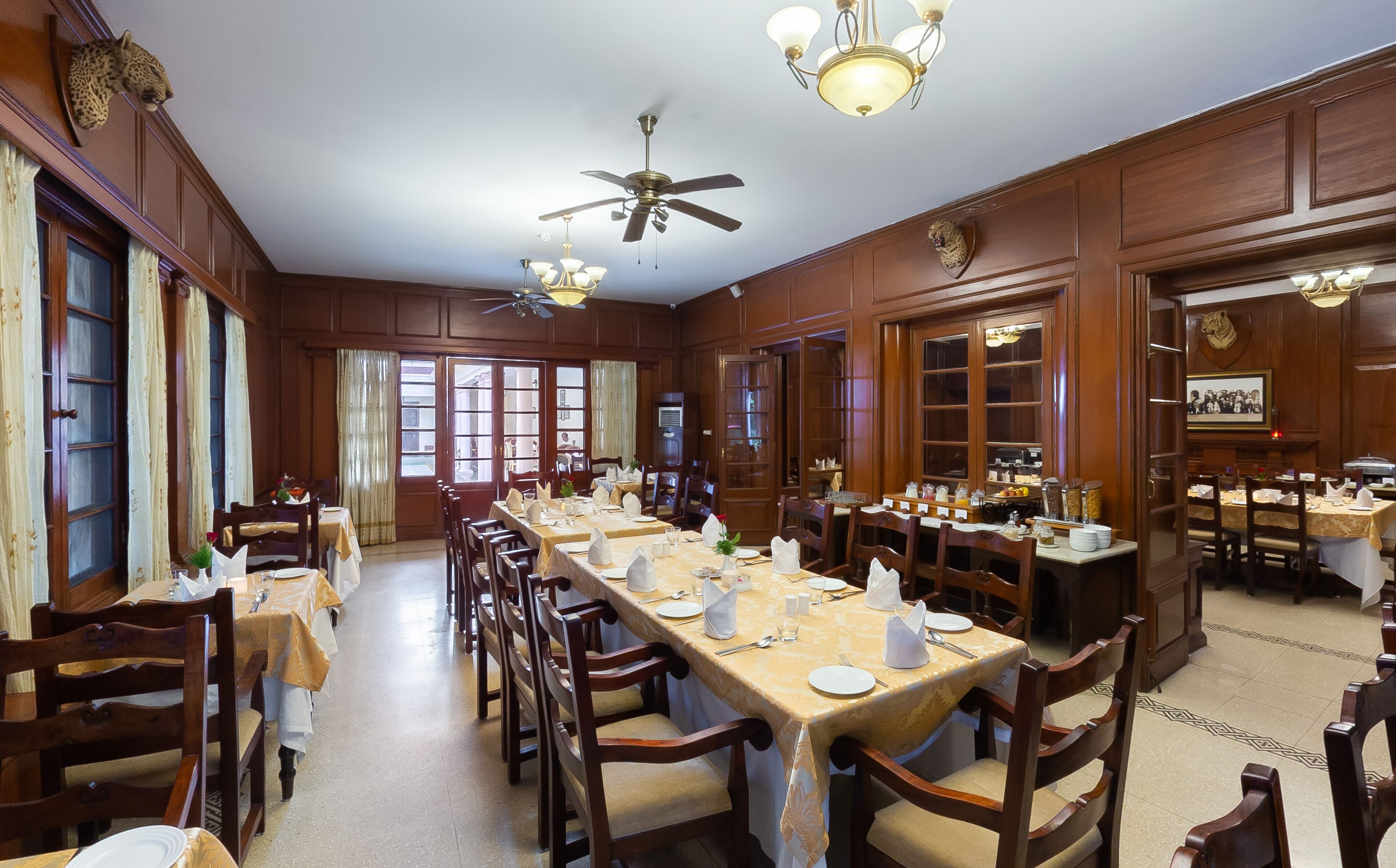 daily buffet breakfast (inr 1151 per person)