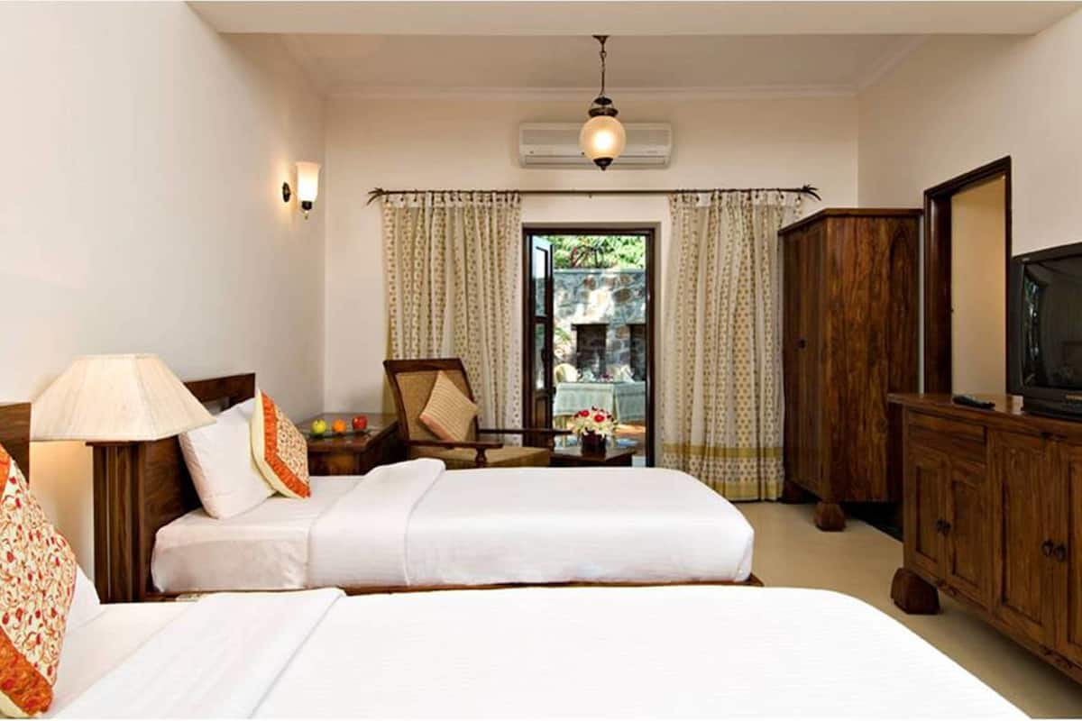 deluxe room, 1 single bed, garden view | 1 bedroom, minibar, in-room safe, individually decorated