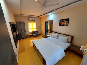 Standard Double Room | Free WiFi, bed sheets - Gir Jungle Lodge (Mendarda)