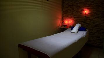 Trattamenti per il corpo, massaggi con le pietre calde