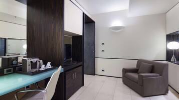 Biancheria da letto di alta qualità, copriletto in piuma, minibar