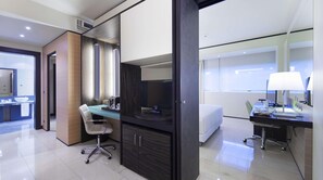 Premium bedding, down comforters, minibar, in-room safe