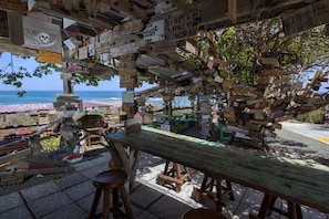 5 bars/lounges, poolside bar