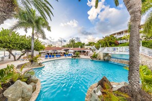 3 outdoor pools, pool umbrellas, pool loungers - Pineapple Beach Club Antigua - Adults Only – All Inclusive (Willikies)