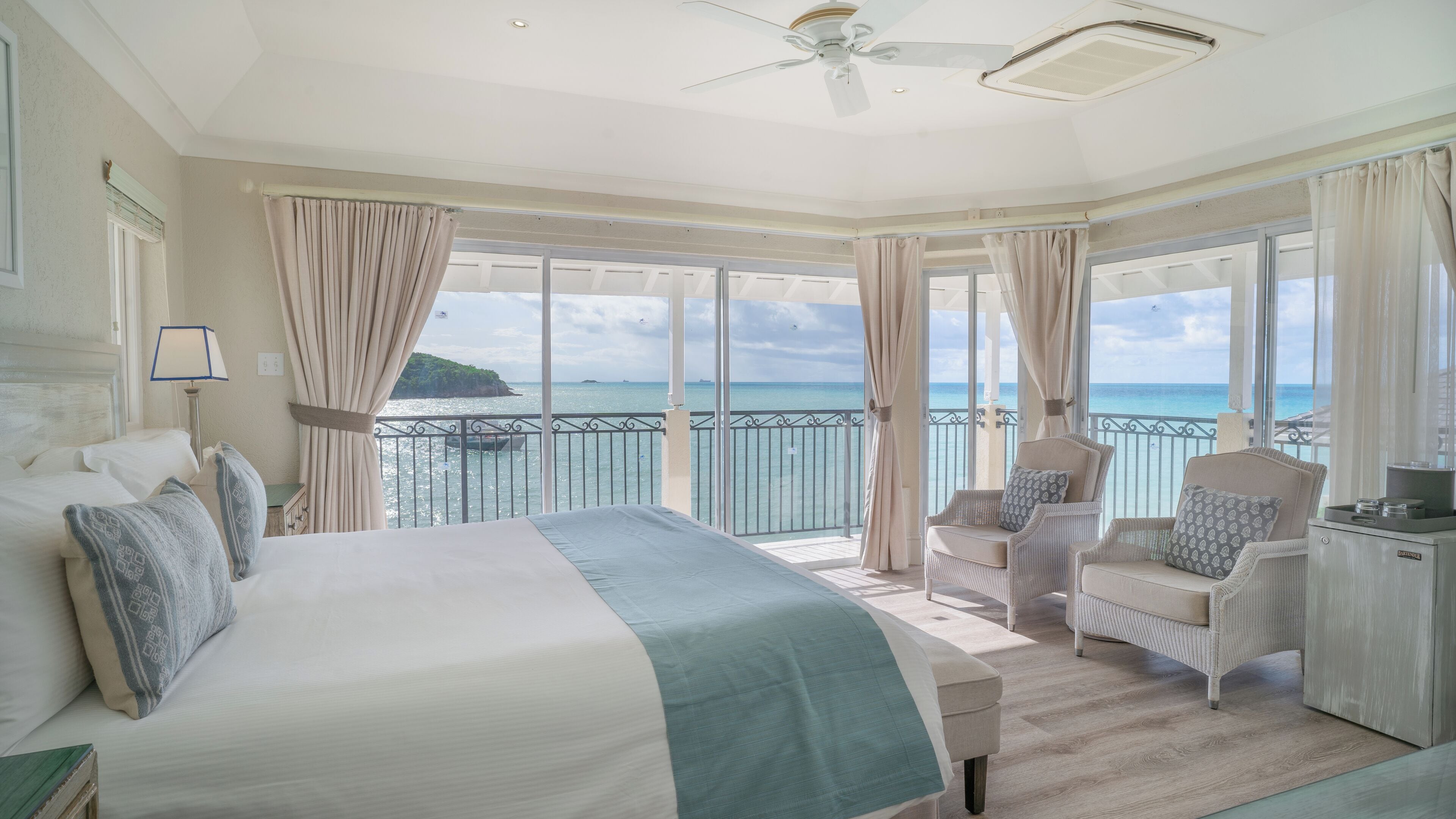 cottage (rock) | minibar, in-room safe, desk, laptop workspace