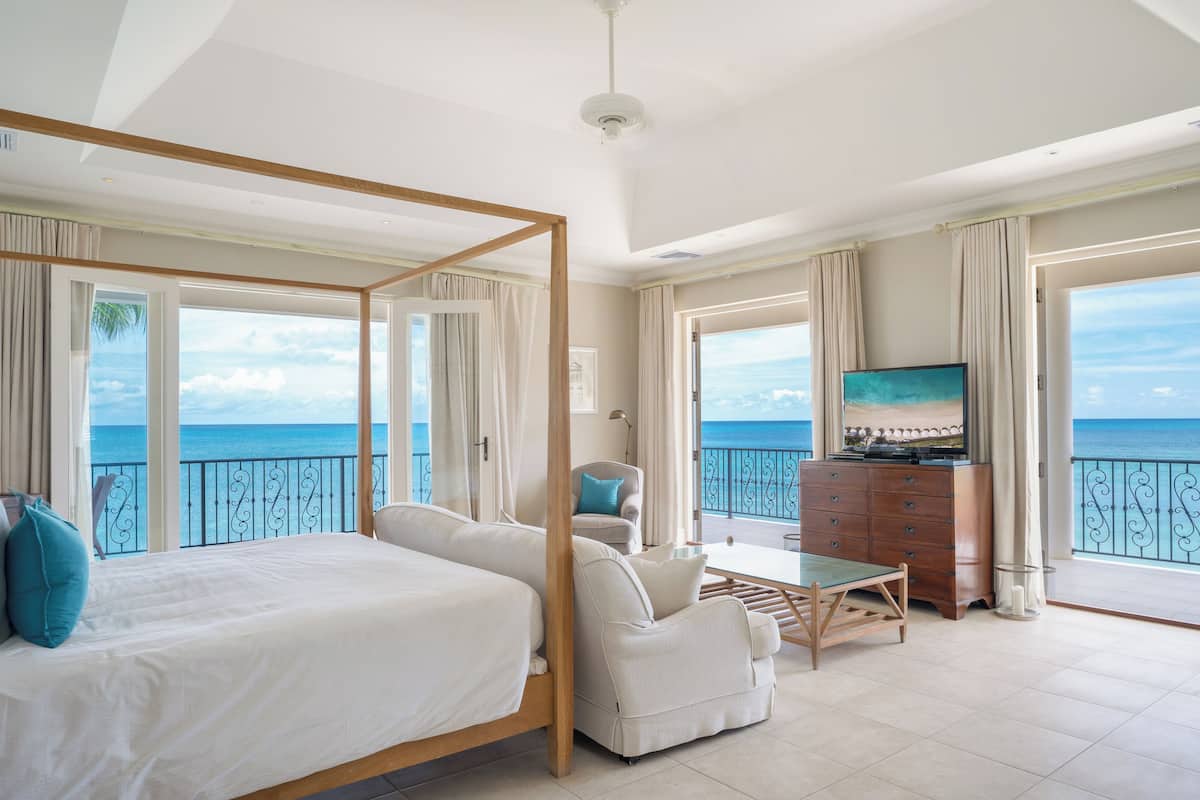 cottage (turtle) | minibar, in-room safe, desk, laptop workspace