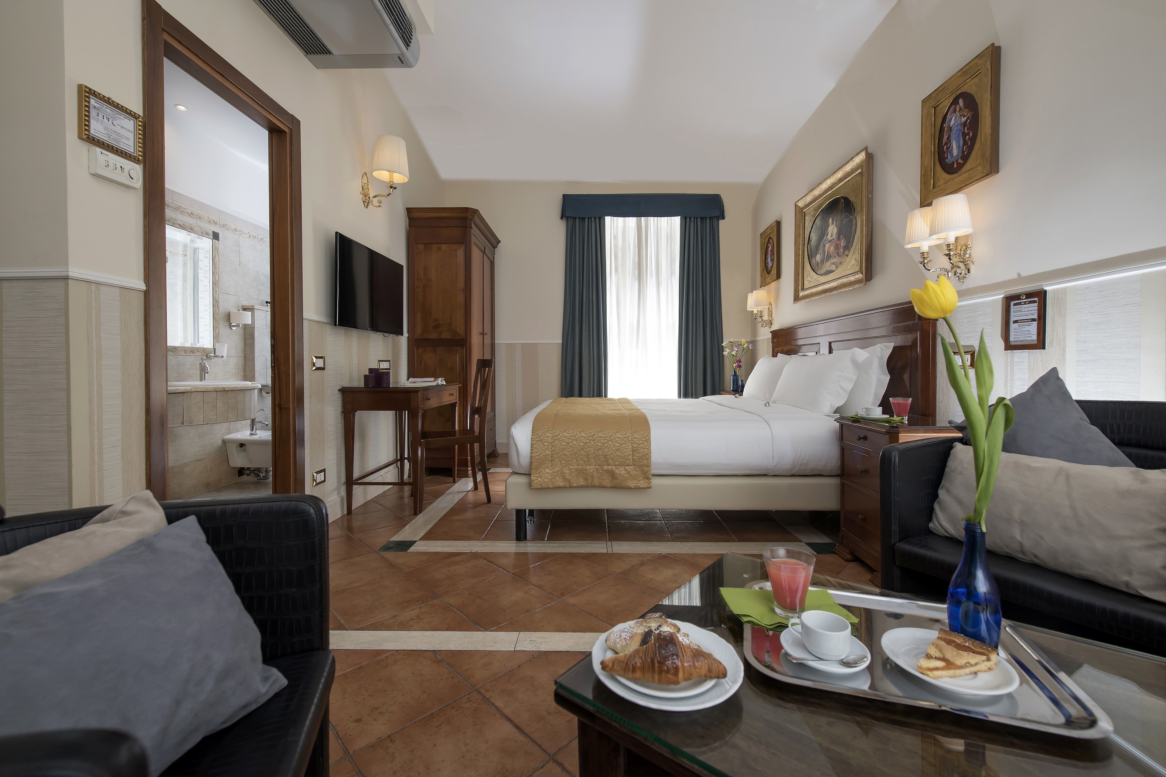 double or twin room | hypo-allergenic bedding, in-room safe, desk, laptop workspace