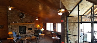Motel 6 Norway, MI