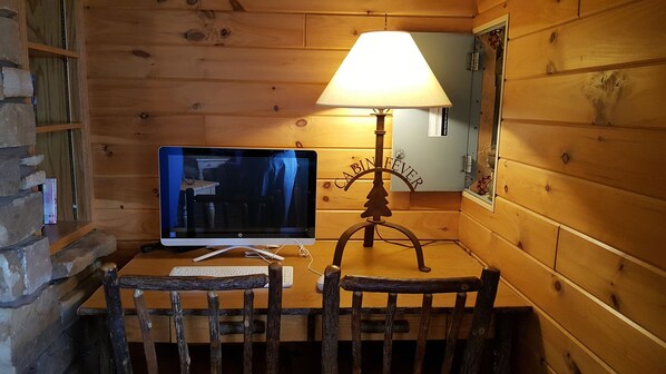 Business center - Motel 6 Norway, MI (Norway)