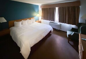 Desk, free cots/infant beds, free rollaway beds, free WiFi - Motel 6 Norway, MI (Norway)