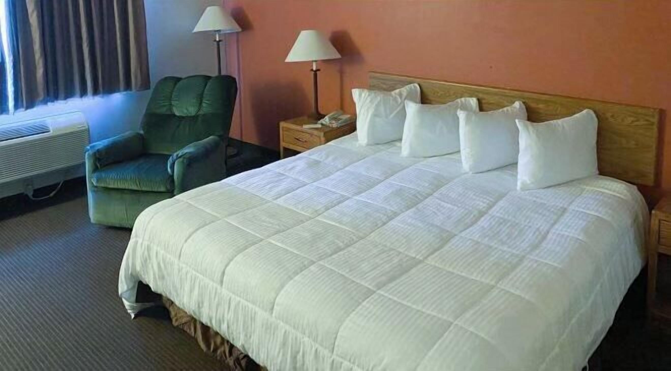 Desk, free cribs/infant beds, free rollaway beds, free WiFi
