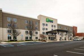 Exterior - Holiday Inn Express Wixom by IHG (Wixom)