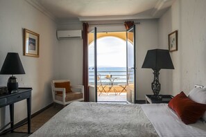 Deluxe Room, Sea Facing, Terrace | 1 bedroom, premium bedding, in-room safe, desk