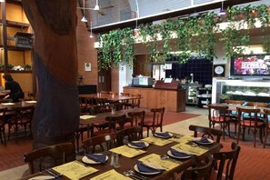 Dining - Best Western Pemberton Hotel (Pemberton)