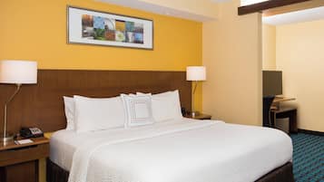 Executive Room, 1 King Bed | Premium bedding, in-room safe, desk, laptop workspace