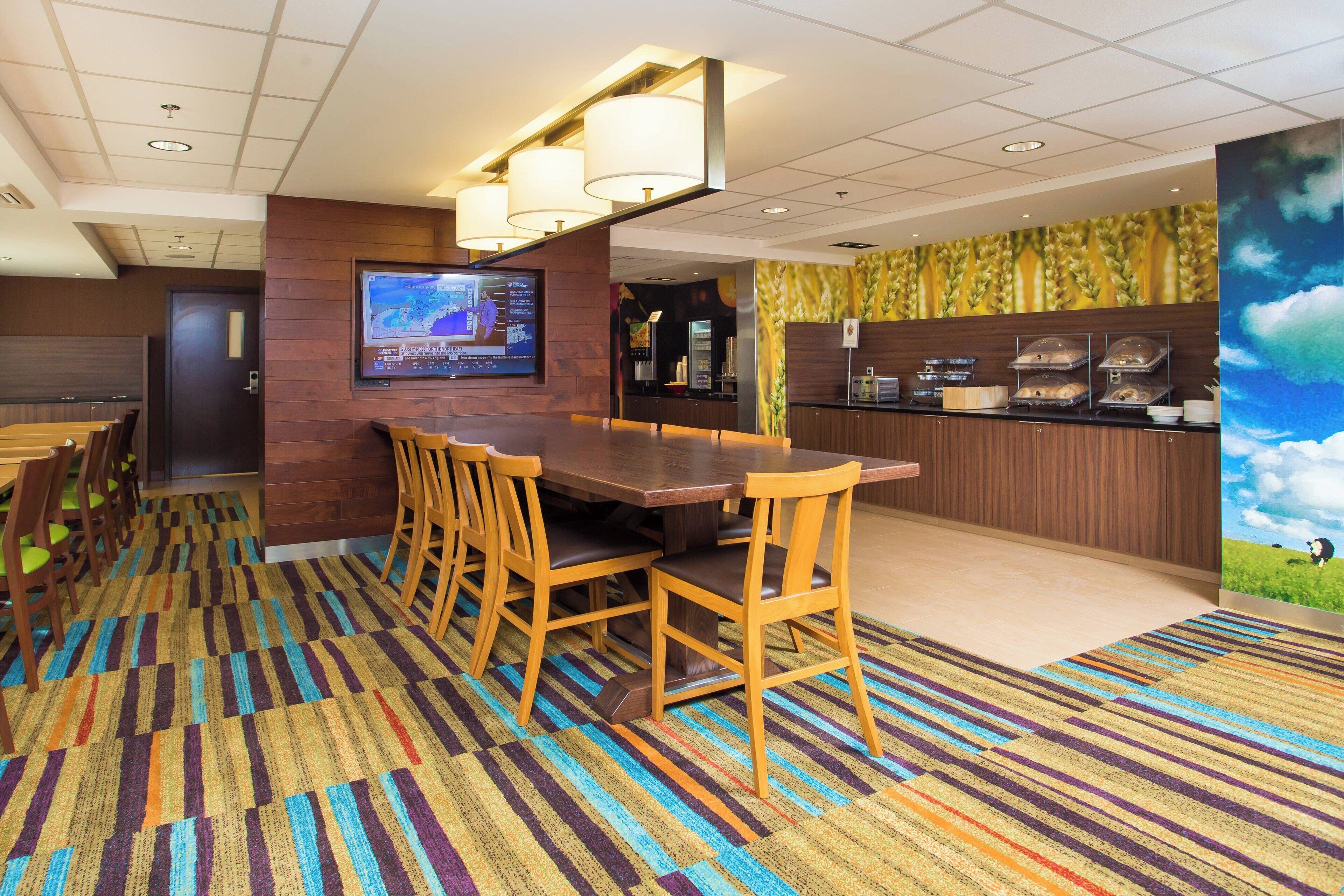 free daily continental breakfast