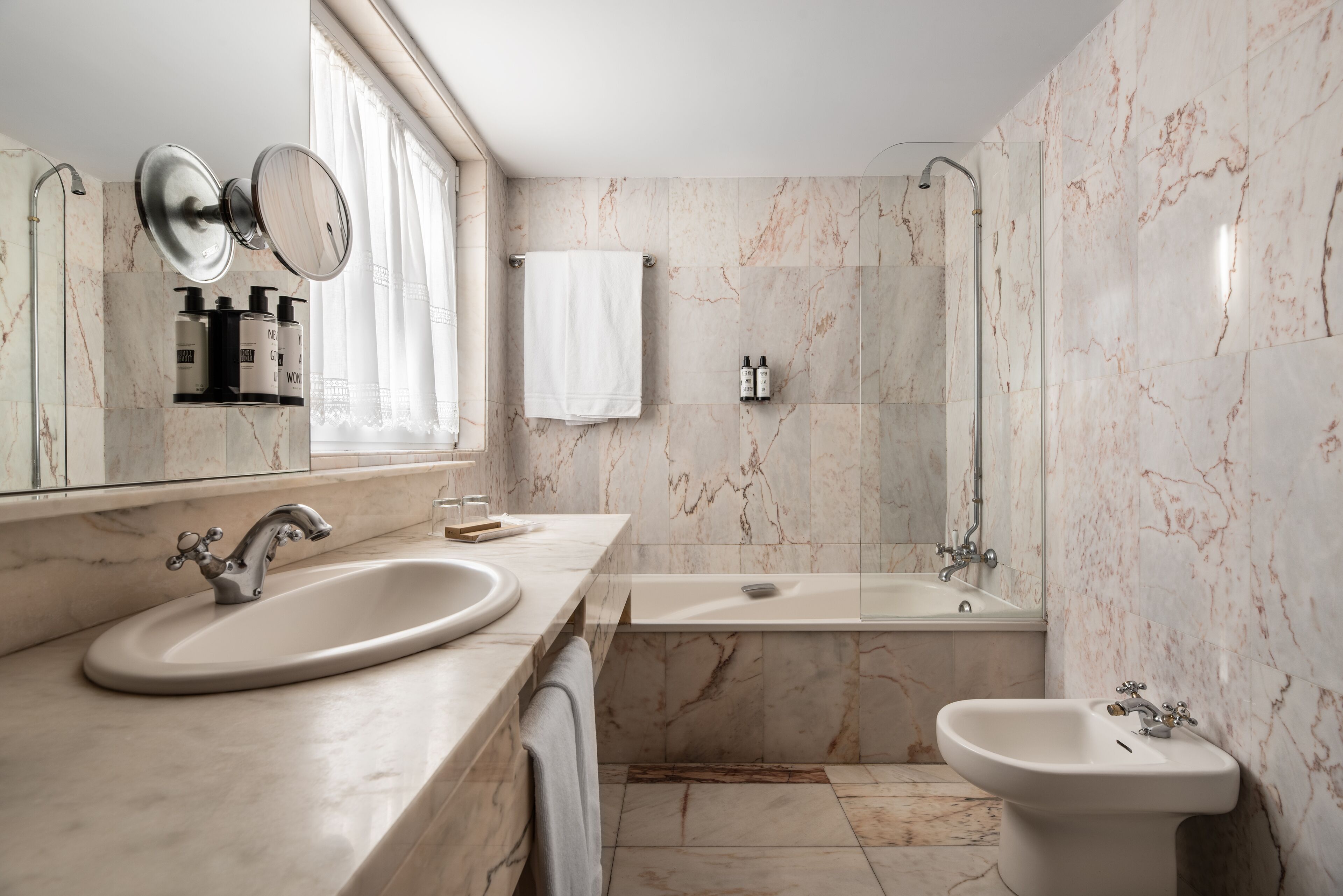 double room | bathroom | combined shower/bathtub, eco-friendly toiletries, hair dryer, towels