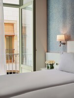 Minibar y caja de seguridad en la habitación 