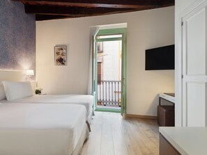 Classic Barcelona | Minibar, caja fuerte, tabla de planchar con plancha y wifi gratis