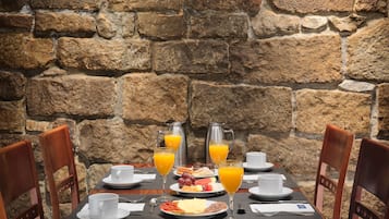 Daily buffet breakfast (EUR 18 per person)