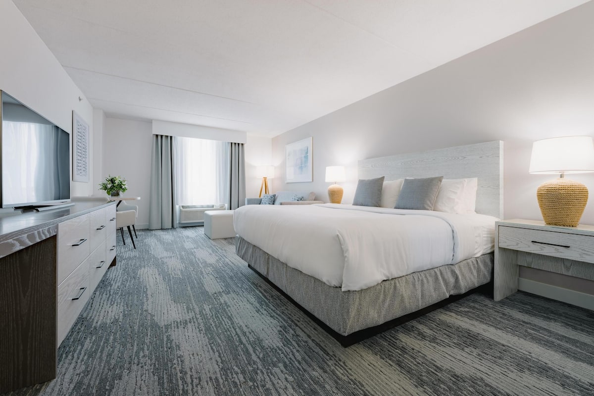 In-room safe, laptop workspace, soundproofing, iron/ironing board