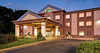 Holiday Inn Express Newport North - Middletown by IHG