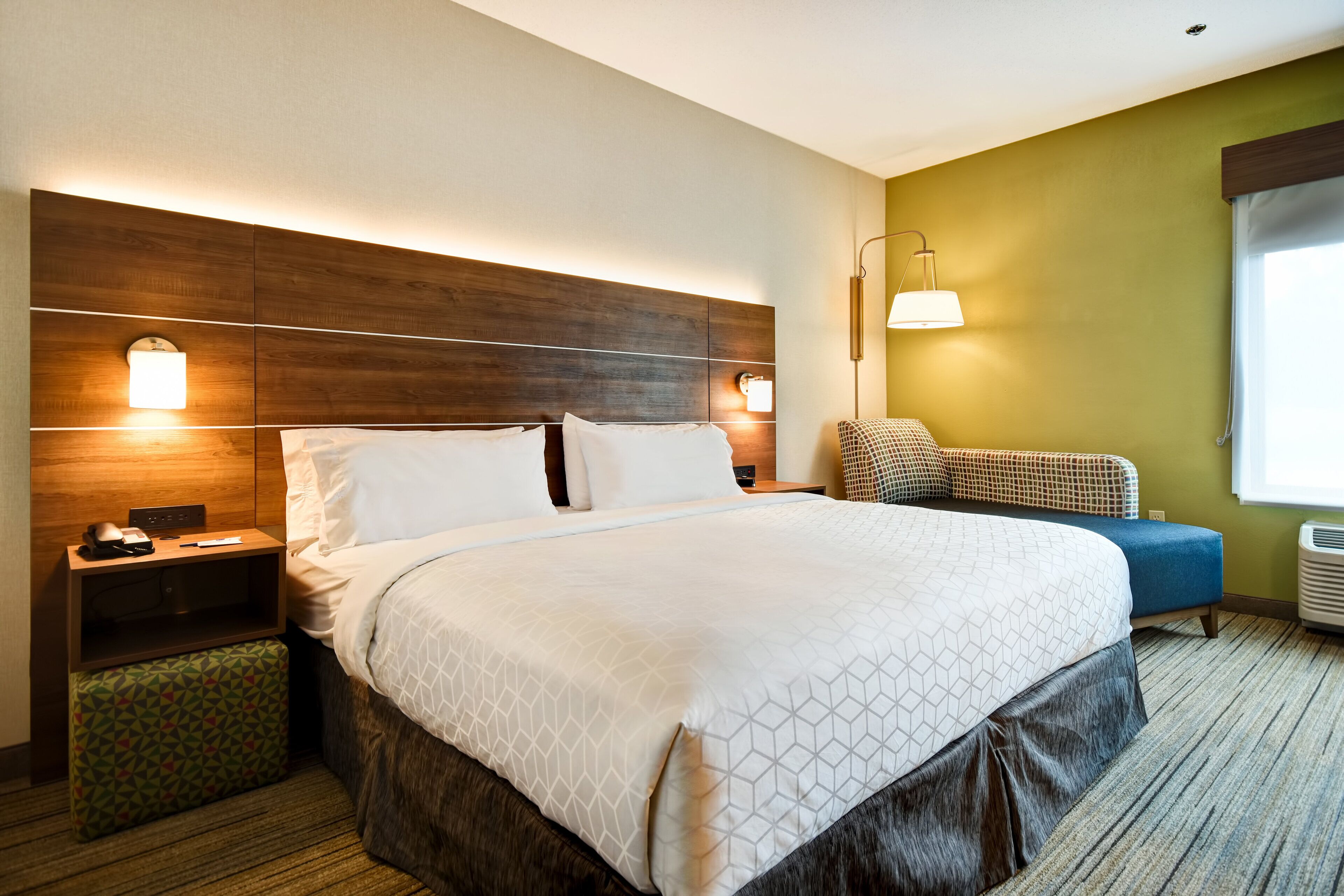 1 bedroom, premium bedding, in-room safe, desk