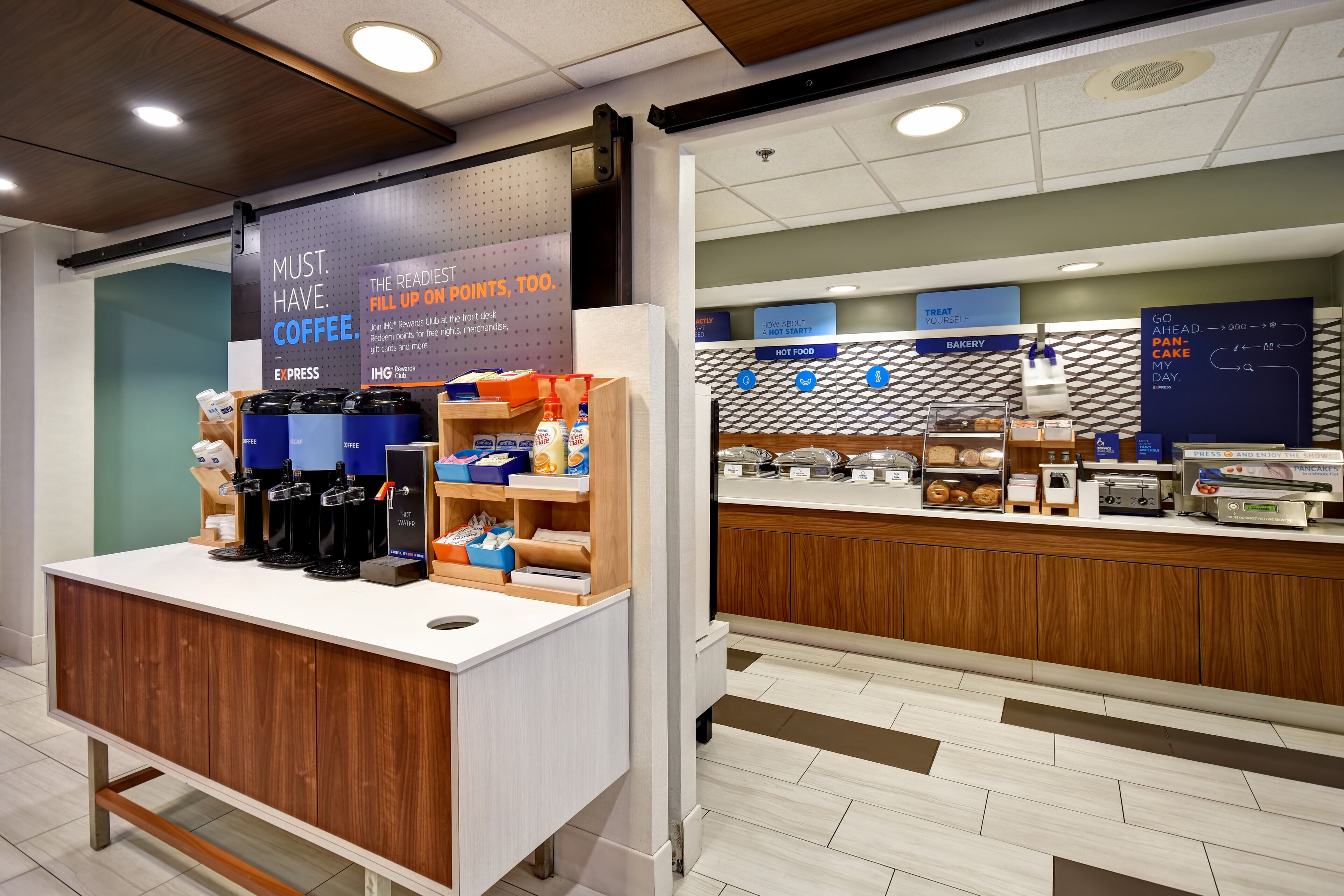 free buffet breakfast