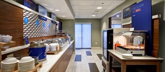 Holiday Inn Express Newport North - Middletown by IHG