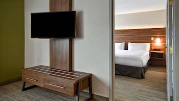 Premium bedding, in-room safe, desk, blackout drapes