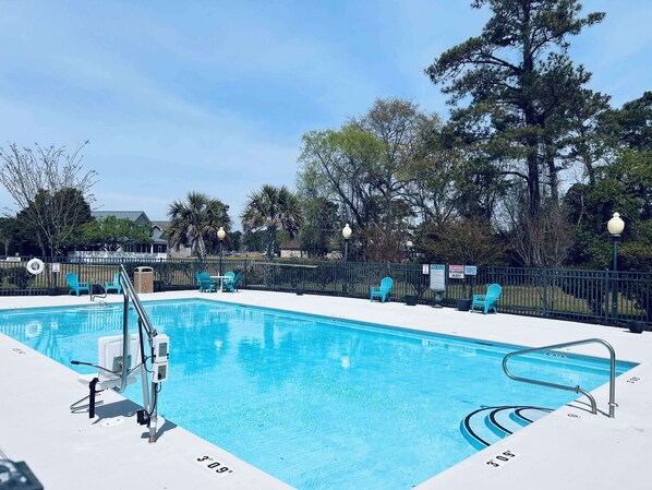 Outdoor pool, pool loungers